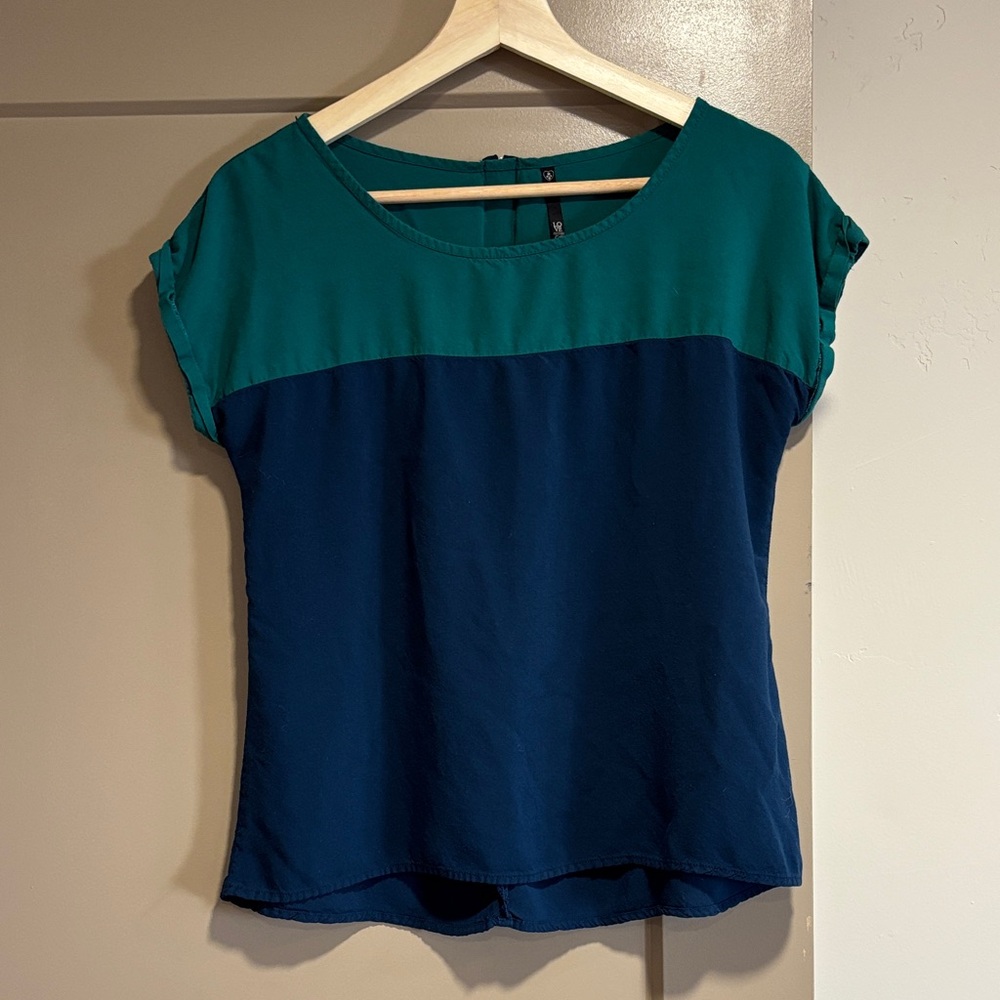 Two-tone blouse